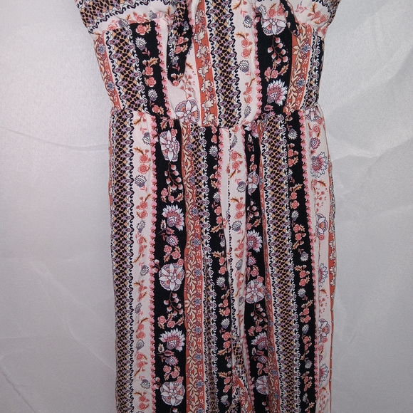 Lily Rose Floral Boho Cropped Jumpsuit Romper Womens Size XS - Picture 5 of 16